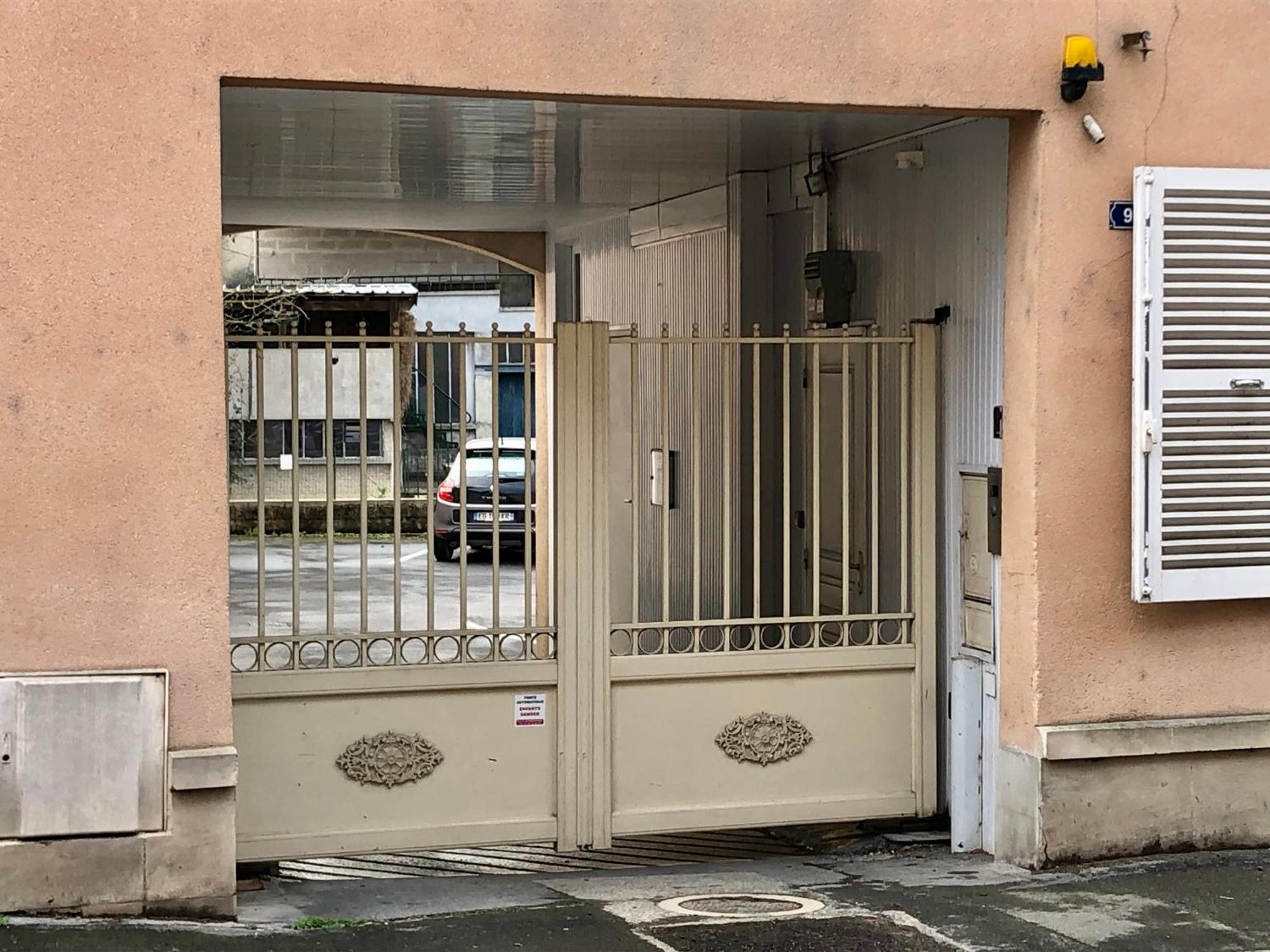 Logement Centre Ville D'Epernay Avec Parking Prive المظهر الخارجي الصورة
